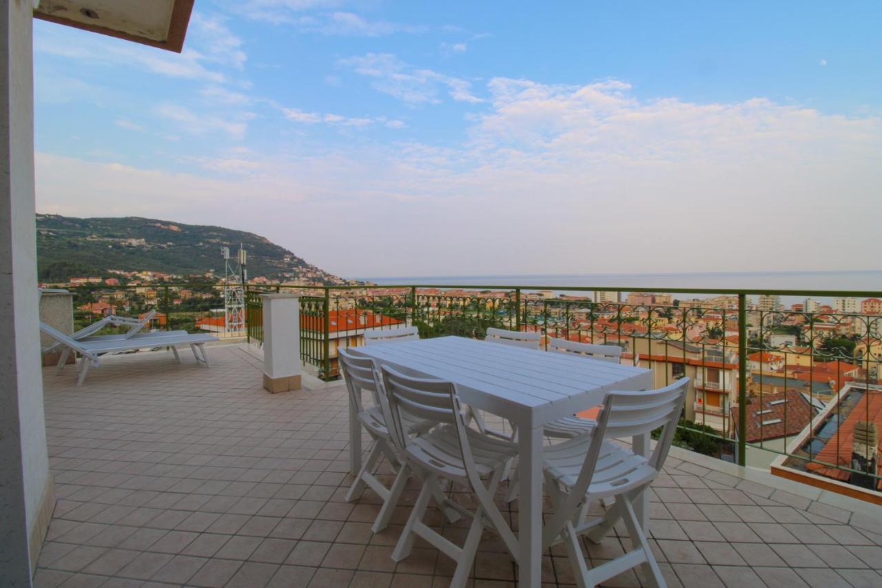 Апартаменти La Terrazza - By Ligooria П'єтра-Лігуре Екстер'єр фото