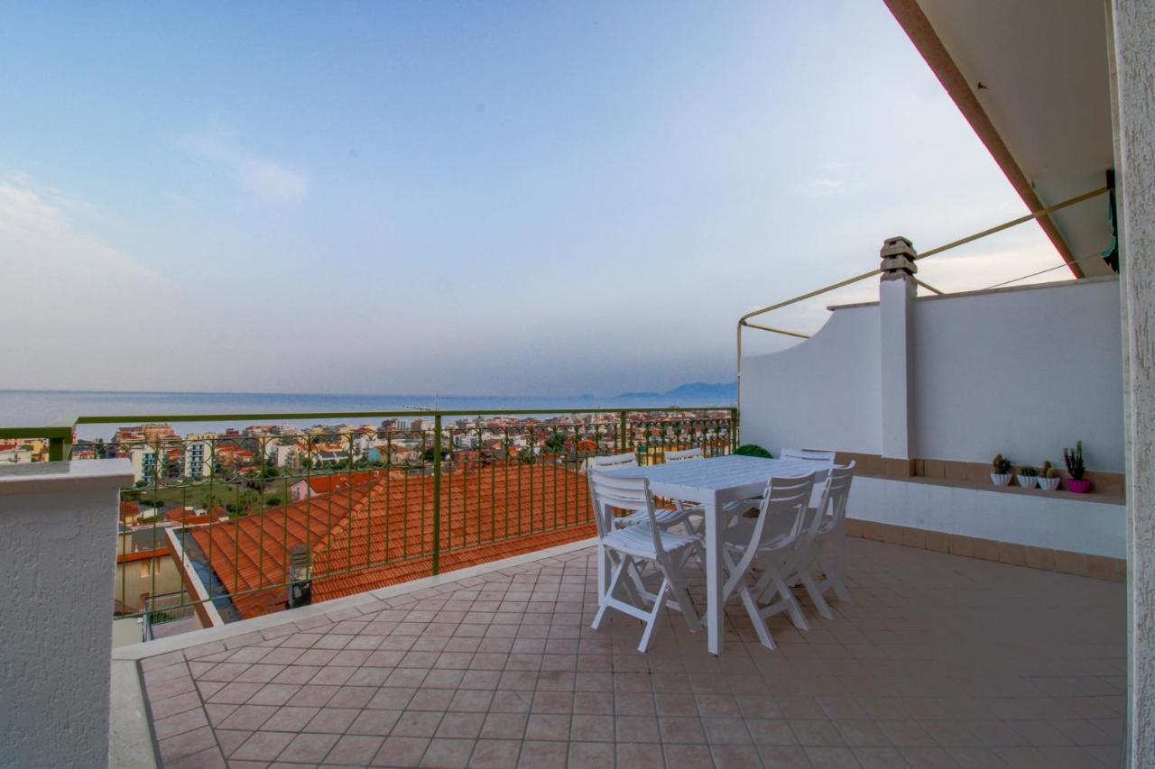 Апартаменти La Terrazza - By Ligooria П'єтра-Лігуре Екстер'єр фото